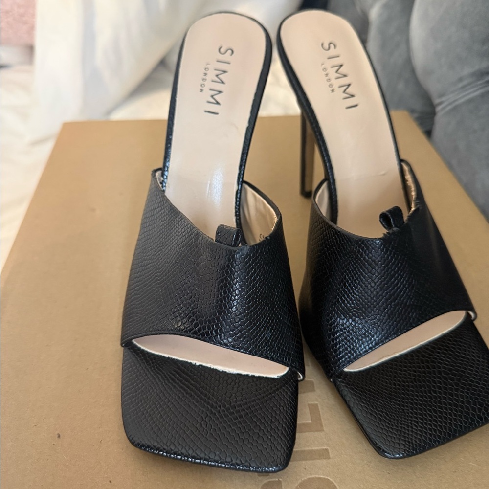 Simmi London Black Women's Heeled Mules